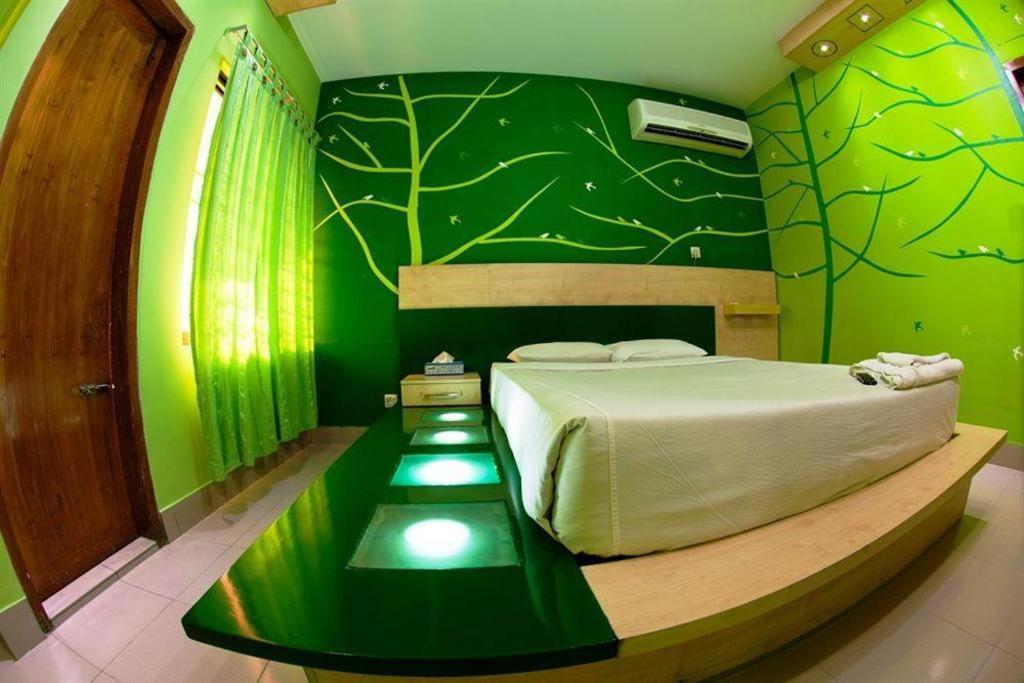 Hotel Tropical Daisy Dháka Exteriér fotografie