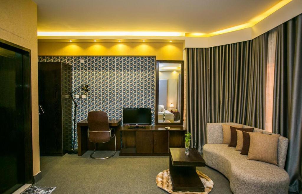 Hotel Tropical Daisy Dháka Exteriér fotografie